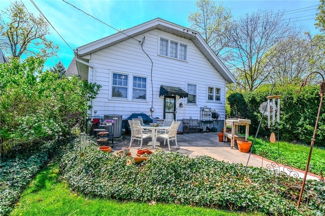 401 Hadley Ave, Dayton, OH 45419 - back of property featuring a patio area and central AC