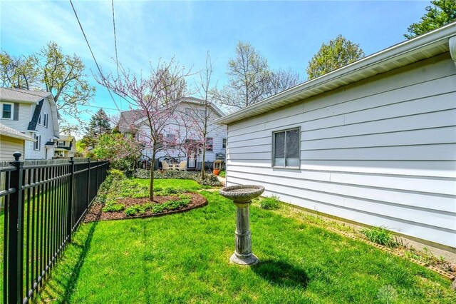 401 Hadley Ave, Dayton, OH 45419 - view of yard