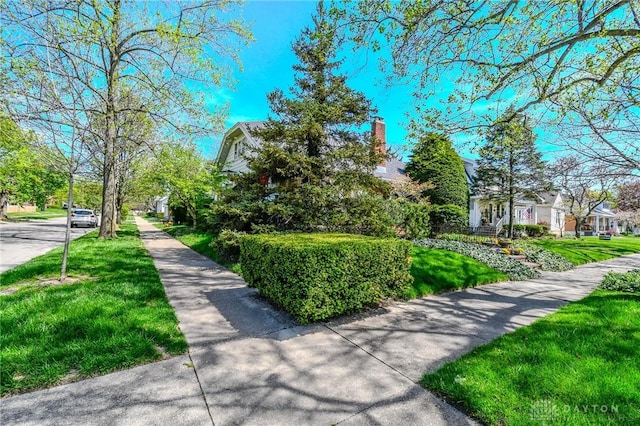 401 Hadley Ave, Dayton, OH 45419 - surrounding community with a lawn