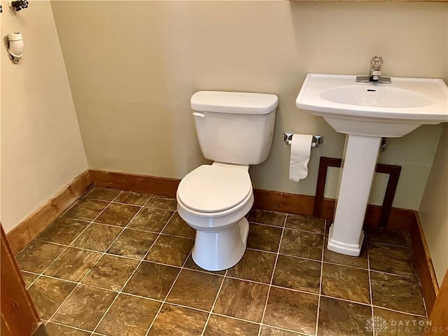 201 Applegate Rd, Union, OH 45322 - bathroom featuring toilet and baseboards