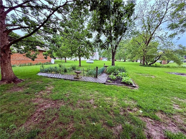5778 Cedarwood Dr, Lewisburg, OH 45338 - view of green lawn