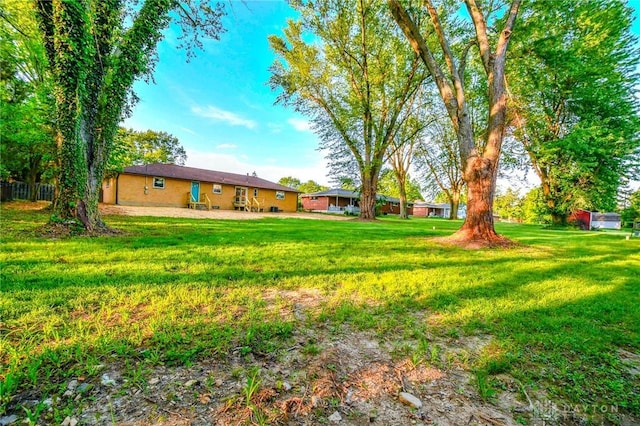 4189 W Franklin St, Bellbrook, OH 45305 - view of grassy yard