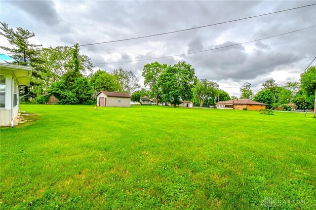 3653 Cloverdale Rd, Medway, OH 45341 - view of grassy yard
