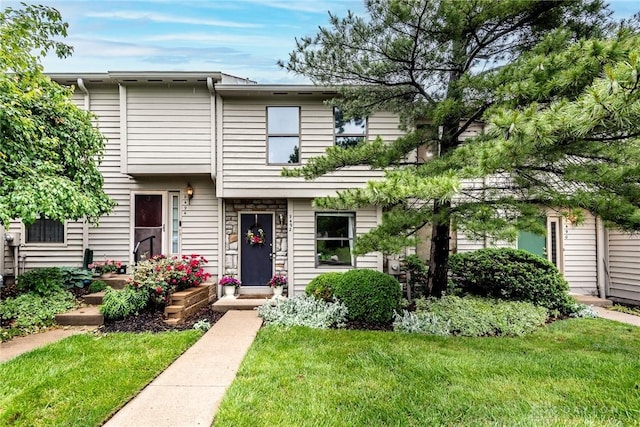 9492 Colegate Way, West Chester, OH 45011 - view of property featuring a front yard