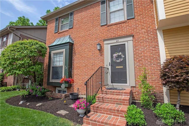 40 Nicholson Ct, Washington Twp, OH 45459 - property entrance with brick siding