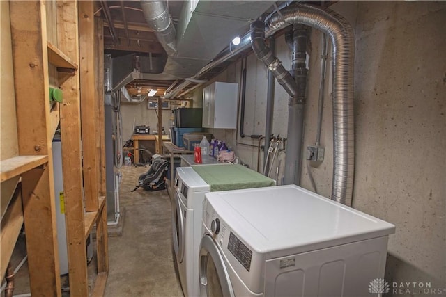 40 Nicholson Ct, Washington Twp, OH 45459 - laundry room featuring separate washer and dryer