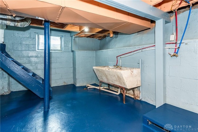 1015 Maiden Ln, Springfield, OH 45504 - basement with a sink