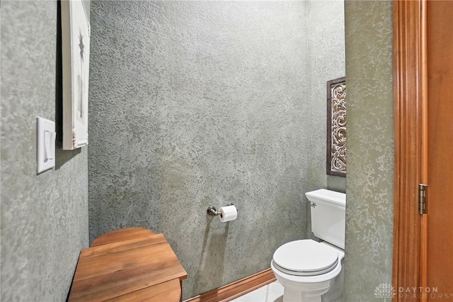 1129 Green Tree Rd, Centerville, OH 45429 - bathroom with toilet
