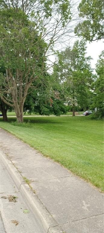 300 Ackton St, Lewisburg, OH 45338 - photo 2