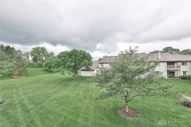 1690 Piper Ln Unit 206, Washington Twp, OH 45440 - view of grassy yard