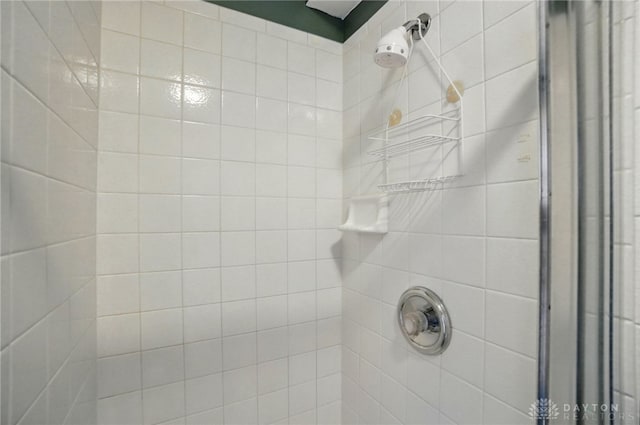 1175 Captains Brg, Dayton, OH 45458 - full bath featuring a tile shower