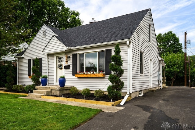 3227 Mirimar St, Dayton, OH 45409 - view of front of house with roof with shingles and a front lawn