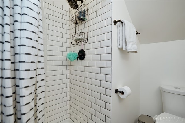 3227 Mirimar St, Dayton, OH 45409 - bathroom with a tile shower and toilet