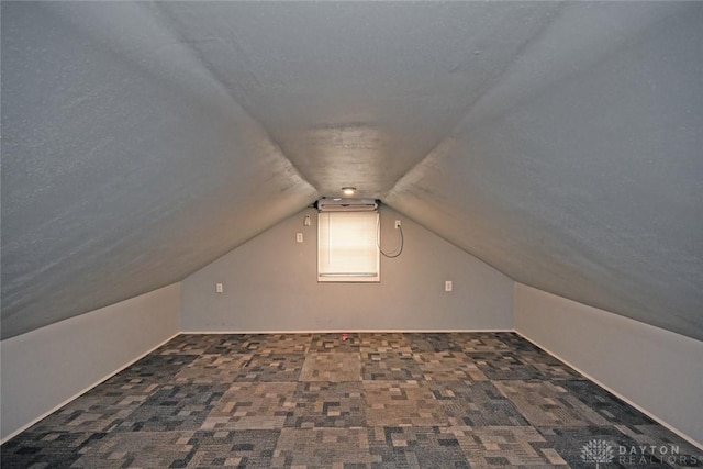 932 Crestmore Ave, Dayton, OH 45402 - bonus room featuring vaulted ceiling, carpet flooring, and baseboards