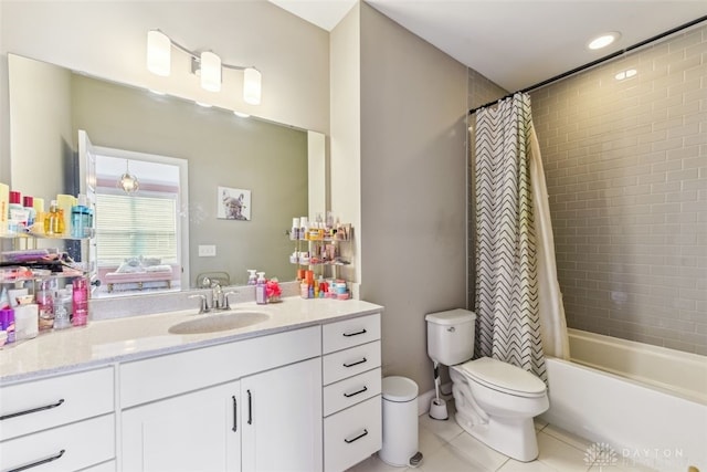 3886 Hudson Hills Ln, Mason, OH 45040 - full bath featuring toilet, tile patterned flooring, vanity, and shower / bath combo