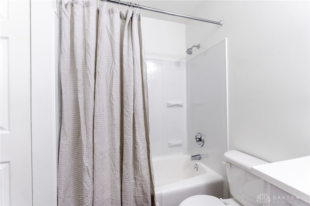4513 Silver Oak St, Dayton, OH 45424 - full bath featuring toilet, shower / bathtub combination with curtain, and vanity