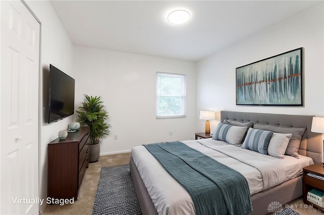 4513 Silver Oak St, Dayton, OH 45424 - bedroom featuring light carpet and baseboards