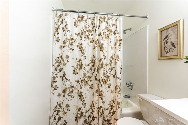 4513 Silver Oak St, Dayton, OH 45424 - full bathroom with toilet, shower / bathtub combination with curtain, and vanity