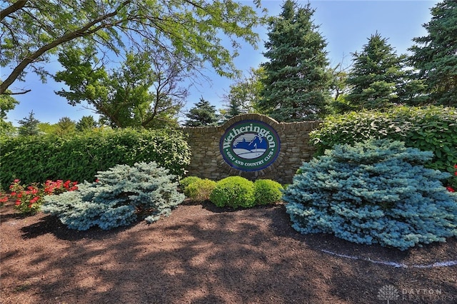 7299 Country Club Ln, West Chester, OH 45069 - view of community sign