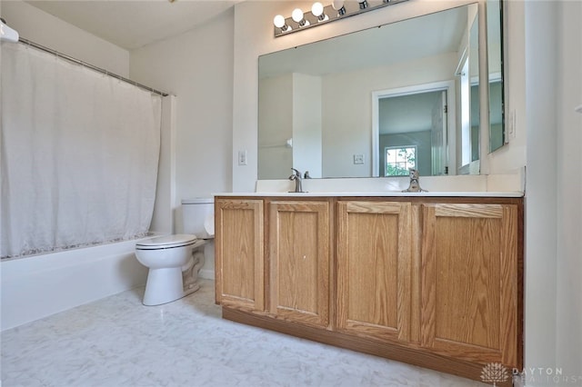 510 Delaware Xing, Trenton, OH 45067 - bathroom featuring vanity, toilet, and shower / bath combo with shower curtain