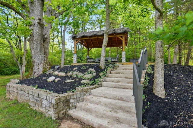 508 E Lower Springboro Rd, Clearcreek Twp, OH 45066 - view of yard featuring stairs
