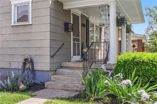 303 Hadley Ave, Oakwood, OH 45419 - view of doorway to property