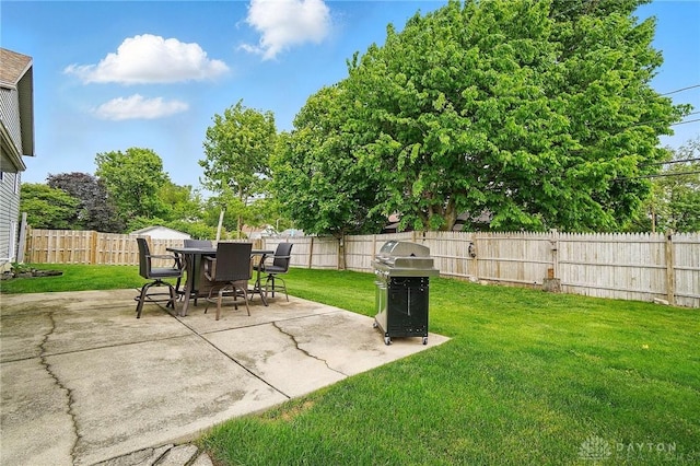 432 Applegate Rd, Englewood, OH 45322 - view of patio / terrace featuring area for grilling and outdoor dining space