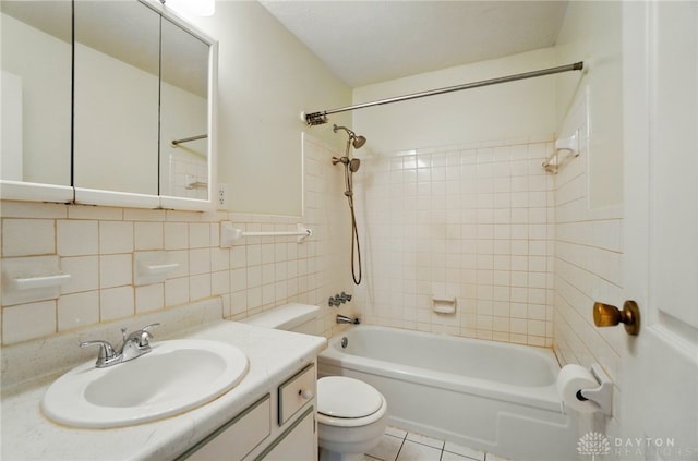 729 Clareridge Ln, Dayton, OH 45458 - full bath featuring toilet, bathtub / shower combination, vanity, tile walls, and backsplash