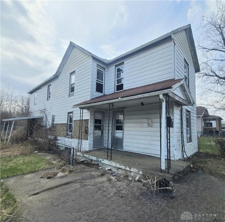 126 Arlington Ave, Dayton, OH 45417 - view of front of home featuring covered porch