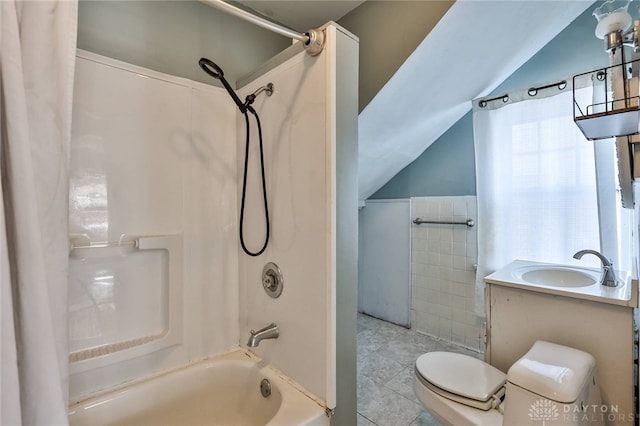 27 S Quentin Ave, Dayton, OH 45403 - full bath with vaulted ceiling, shower / tub combo, and vanity