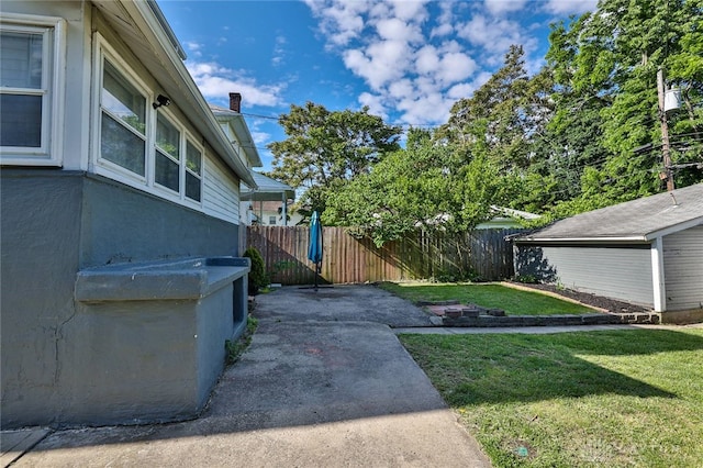 27 S Quentin Ave, Dayton, OH 45403 - view of yard with a patio area