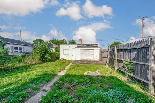 133 Bircher Ave, Dayton, OH 45403 - view of yard