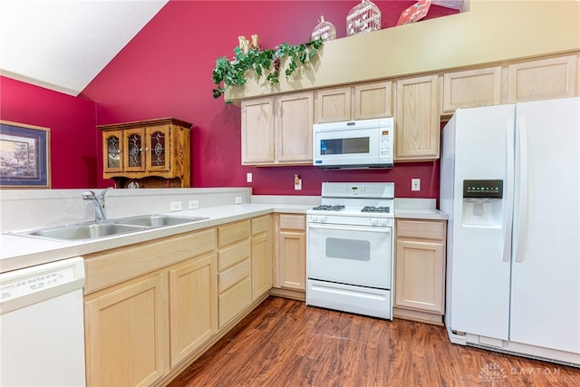 91 Villa Pointe Dr, Springboro, OH 45066 - kitchen with white appliances, a sink, light brown cabinets, high vaulted ceiling, and light countertops