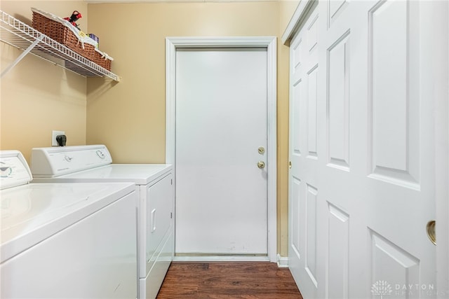 91 Villa Pointe Dr, Springboro, OH 45066 - washroom featuring independent washer and dryer and dark wood-style floors