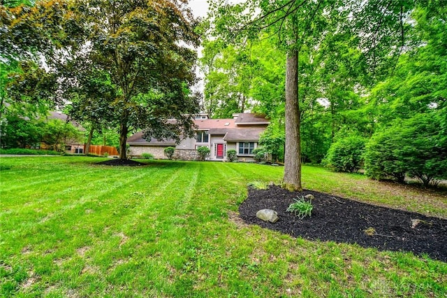 222 Walnut Grove Dr, Centerville, OH 45458 - view of green lawn