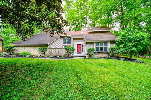 222 Walnut Grove Dr, Centerville, OH 45458 - mid-century inspired home featuring a front yard and stone siding