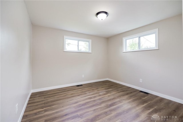 1533 Weaver St, Dayton, OH 45417 - unfurnished room featuring plenty of natural light and baseboards
