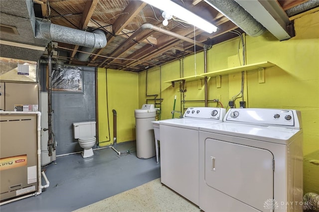 300 Magnolia Ave, Englewood, OH 45322 - washroom with washing machine and dryer