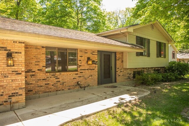 316 Honey Jane Dr, Beavercreek, OH 45434 - split level home with brick siding