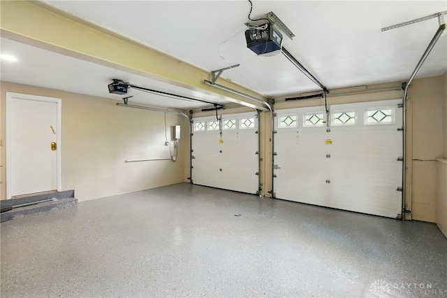 450 Ridgewood Ave, Oakwood, OH 45409 - garage with a garage door opener