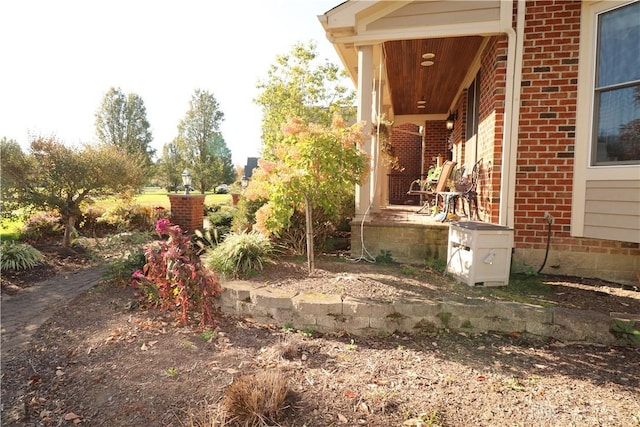 9543 Hacker Farm Ln, Centerville, OH 45458 - view of yard with covered porch