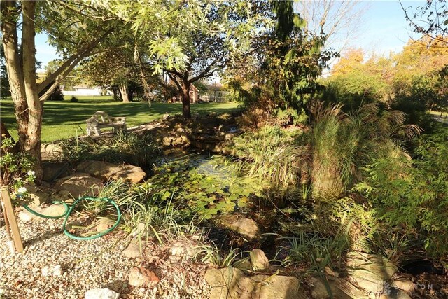 9543 Hacker Farm Ln, Centerville, OH 45458 - view of grassy yard