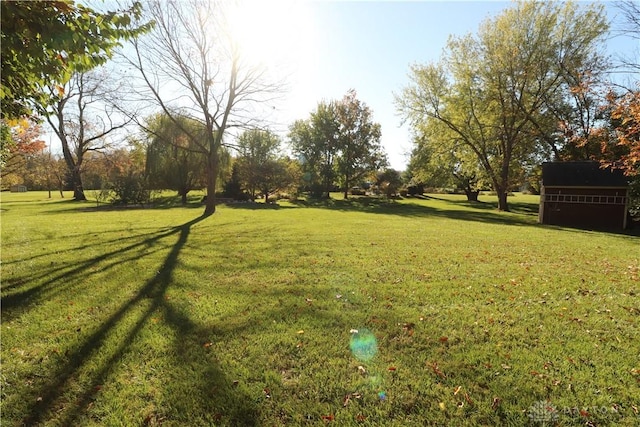 9543 Hacker Farm Ln, Centerville, OH 45458 - view of green lawn