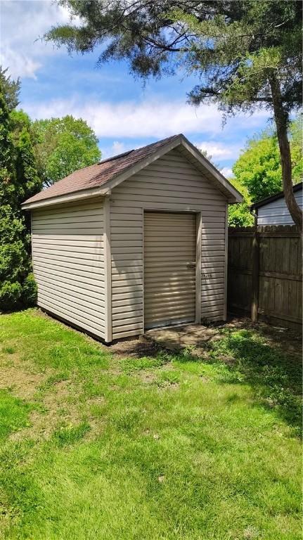 413 W Lake Ave, New Carlisle, OH 45344 - view of detached garage