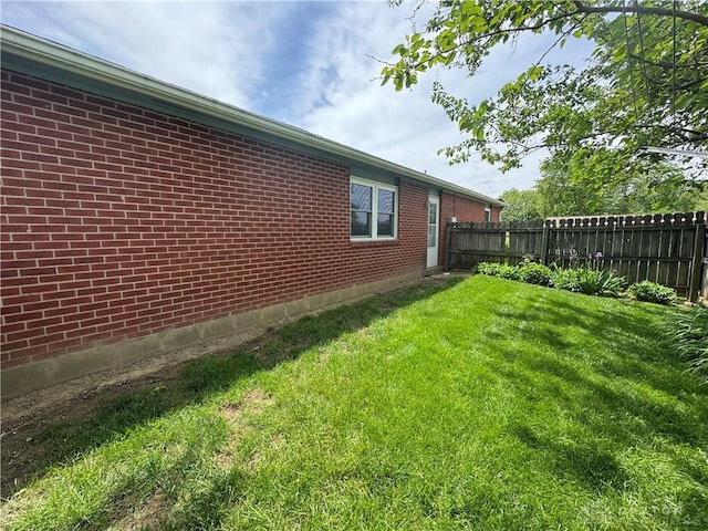 326 Little League Dr, Eaton, OH 45320 - view of yard