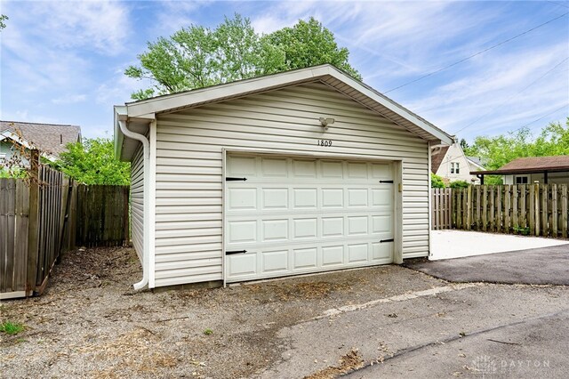 1809 Shroyer Rd, Oakwood, OH 45419 - view of detached garage