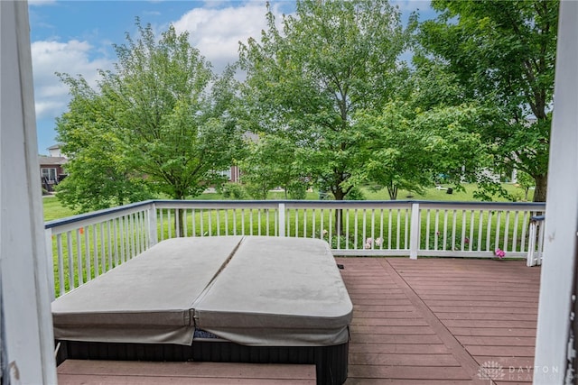 6265 Amberley Ct, Liberty Twp, OH 45044 - wooden terrace featuring a covered hot tub