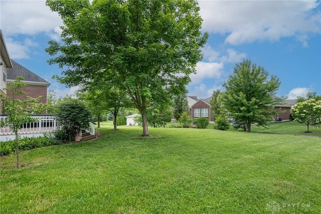6265 Amberley Ct, Liberty Twp, OH 45044 - view of green lawn