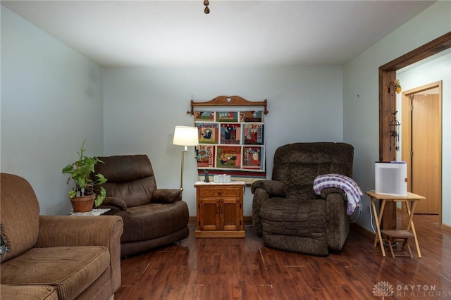 1646 Bell Hollow Rd, Hillsboro, OH 45133 - sitting room with dark wood-style flooring
