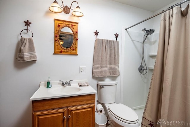 1646 Bell Hollow Rd, Hillsboro, OH 45133 - bathroom featuring vanity, toilet, and a shower with curtain